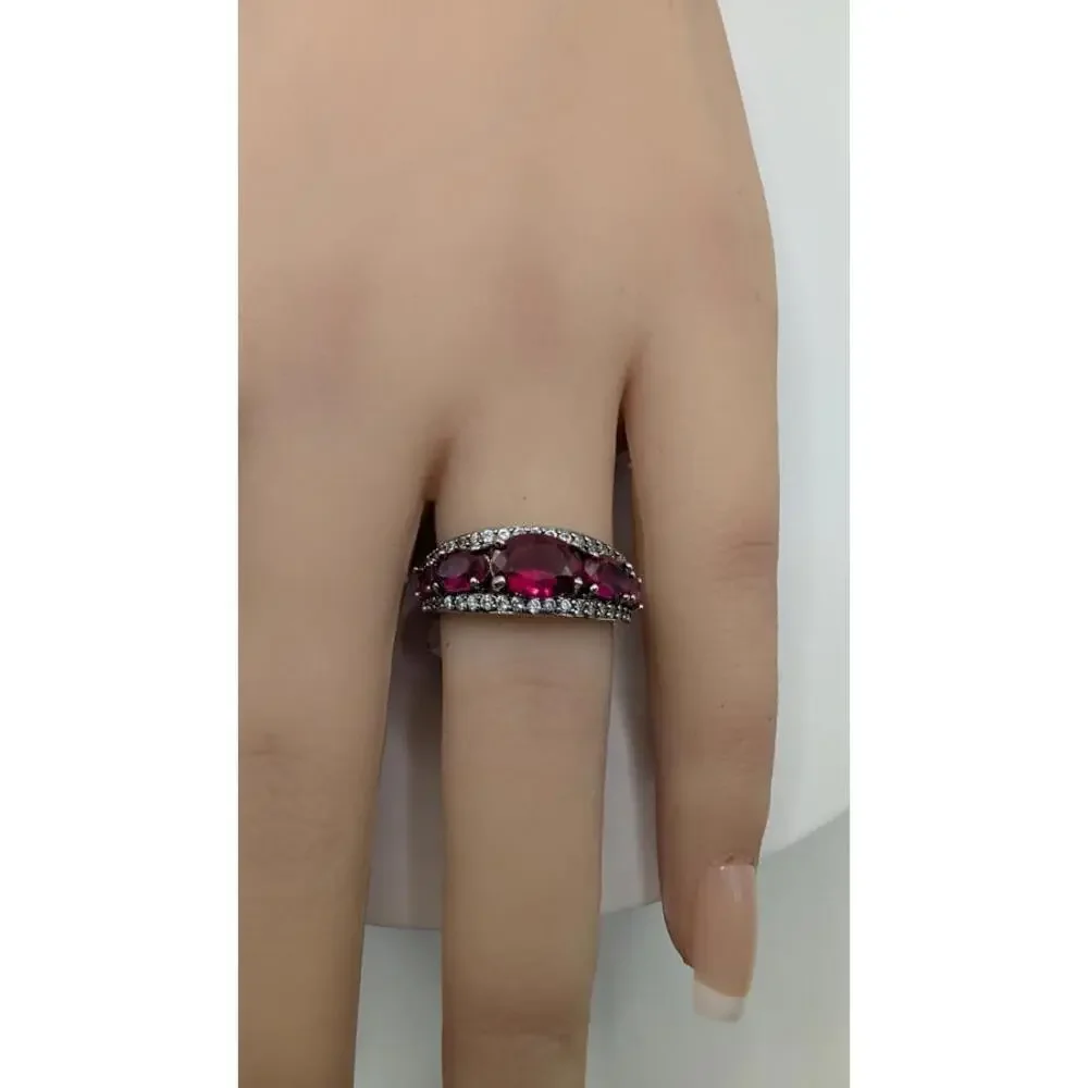 Elegant Women's Ring with Red and Clear Stones Size 7